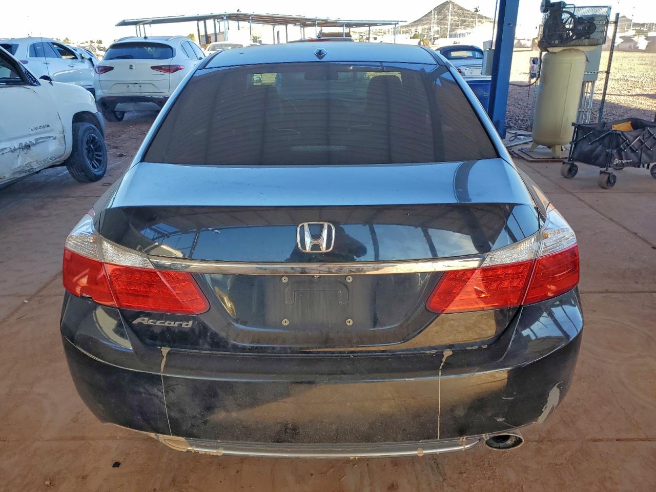 2015 HONDA ACCORD photo 6