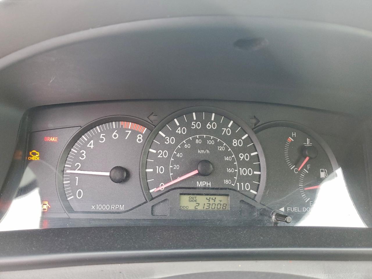 2005 TOYOTA COROLLA CE photo 9