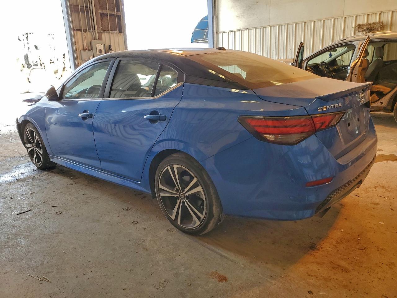 2022 NISSAN SENTRA SR photo 2