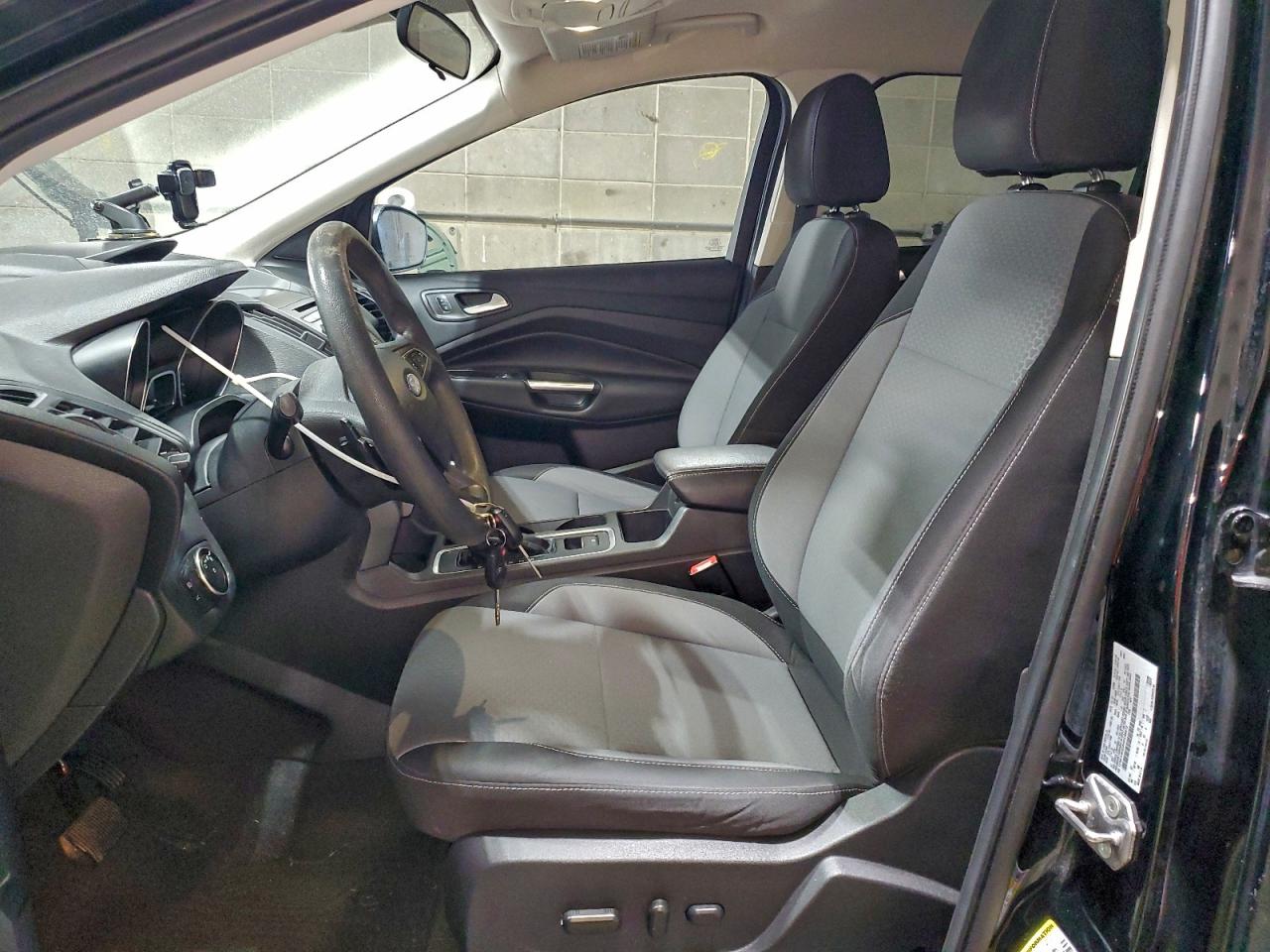 2017 FORD ESCAPE SE photo 13