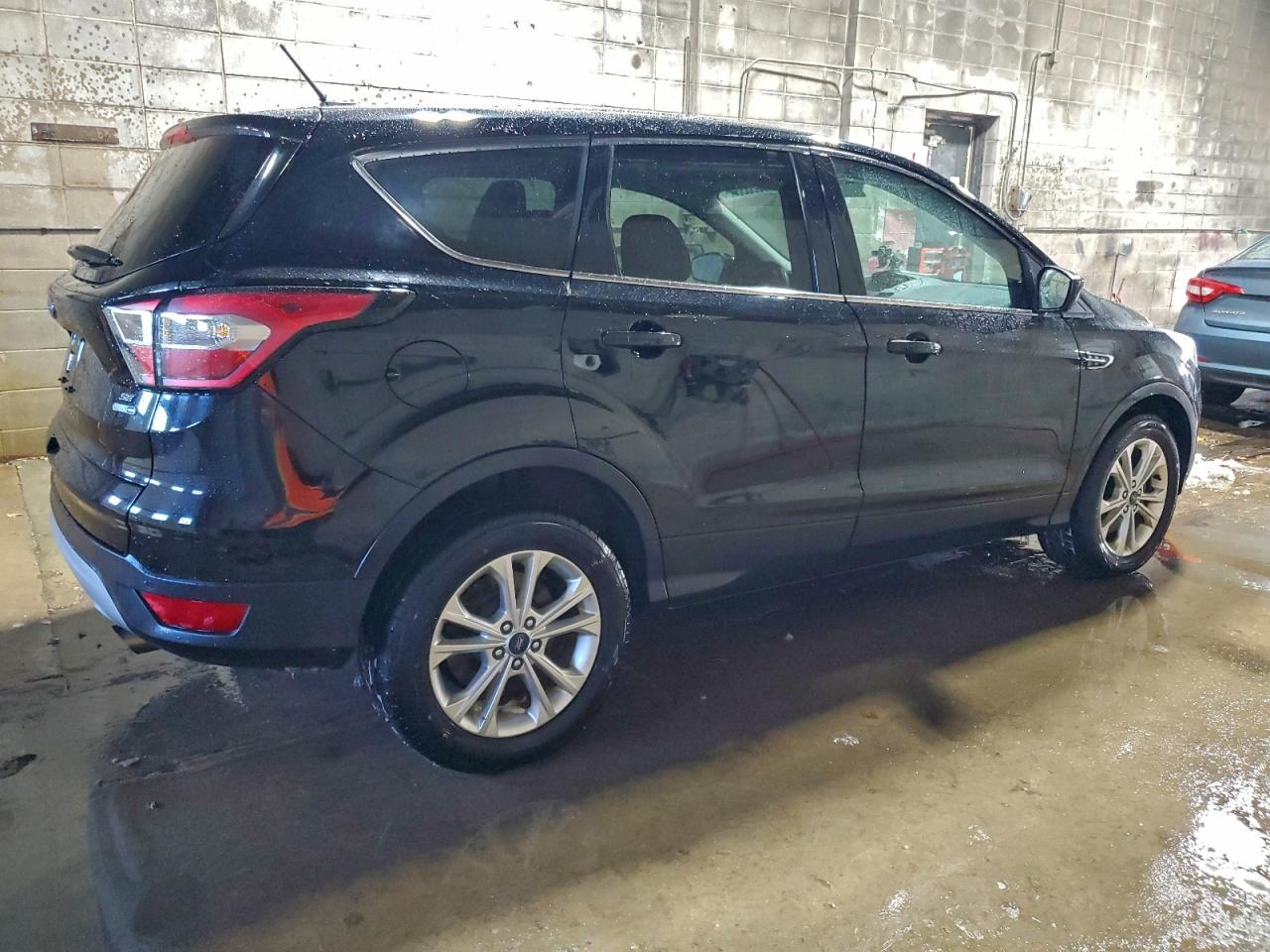 2017 FORD ESCAPE SE photo 5