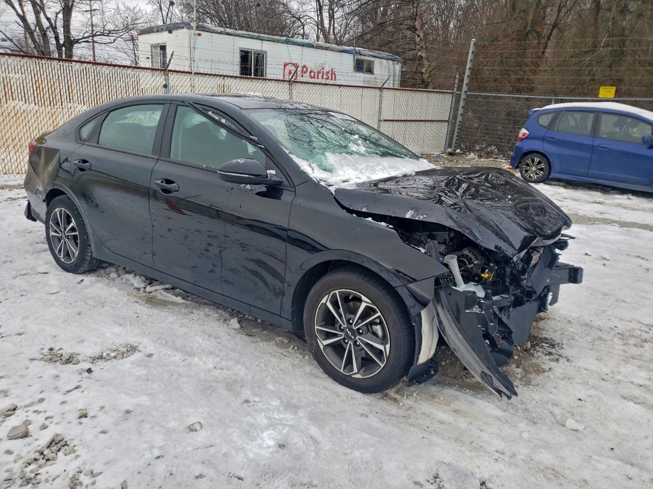 2023 KIA FORTE LX photo 4