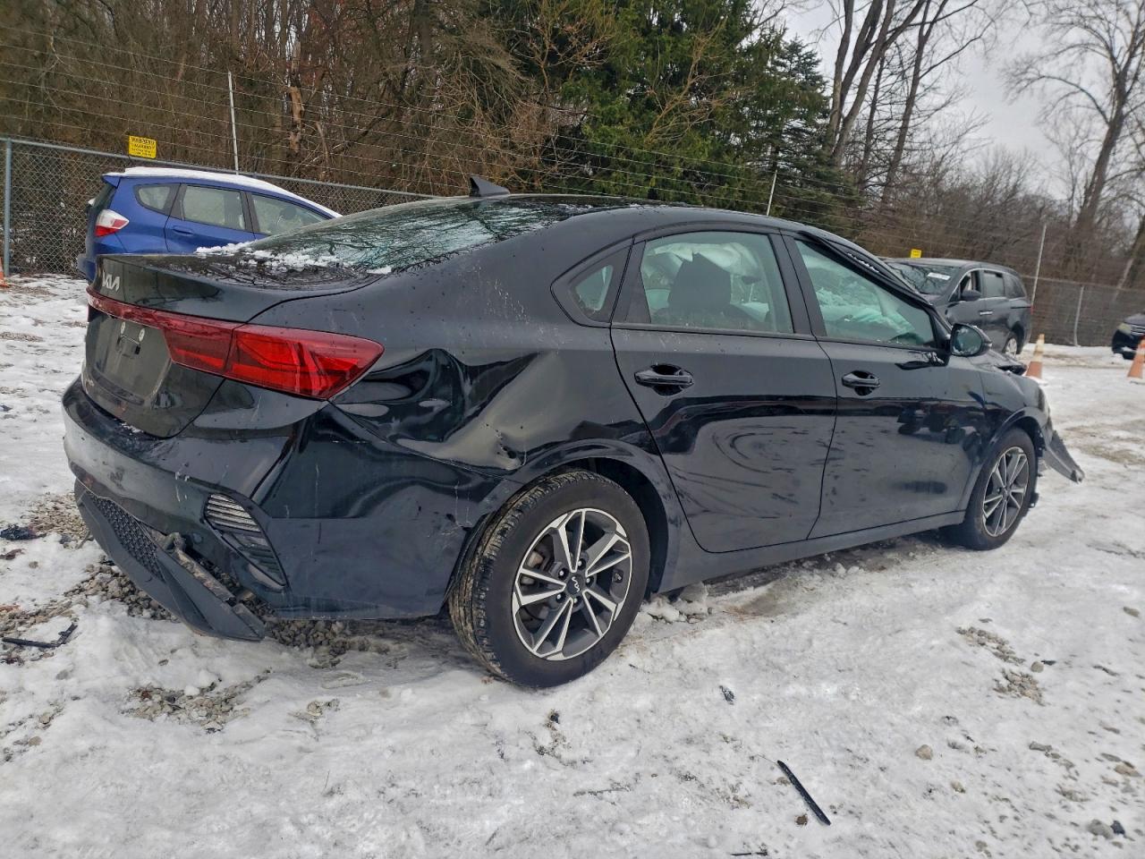 2023 KIA FORTE LX photo 3