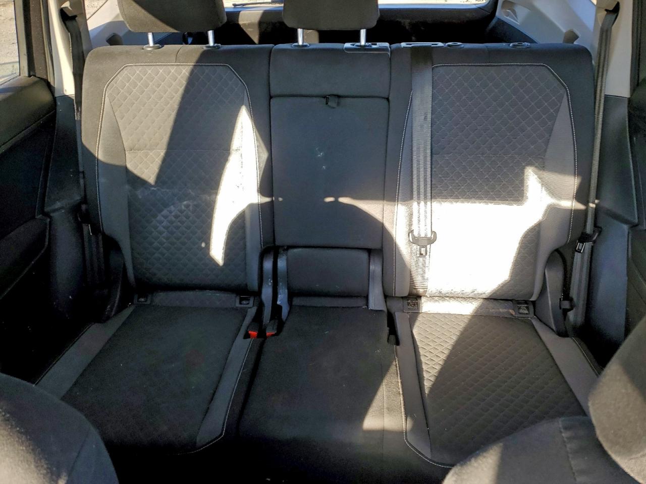 2021 VOLKSWAGEN TIGUAN S photo 10