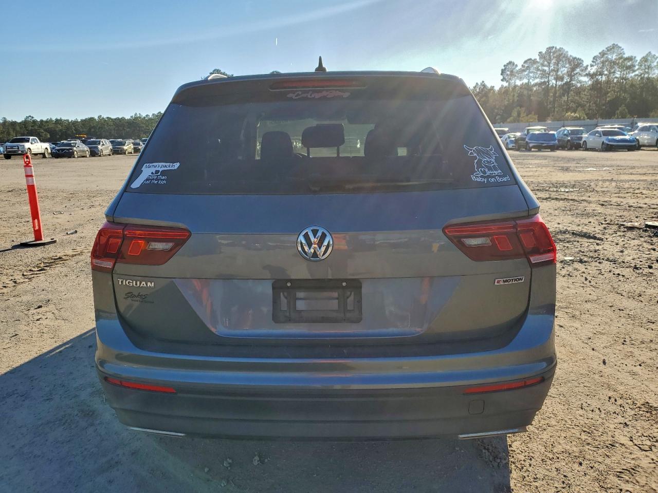2021 VOLKSWAGEN TIGUAN S photo 6