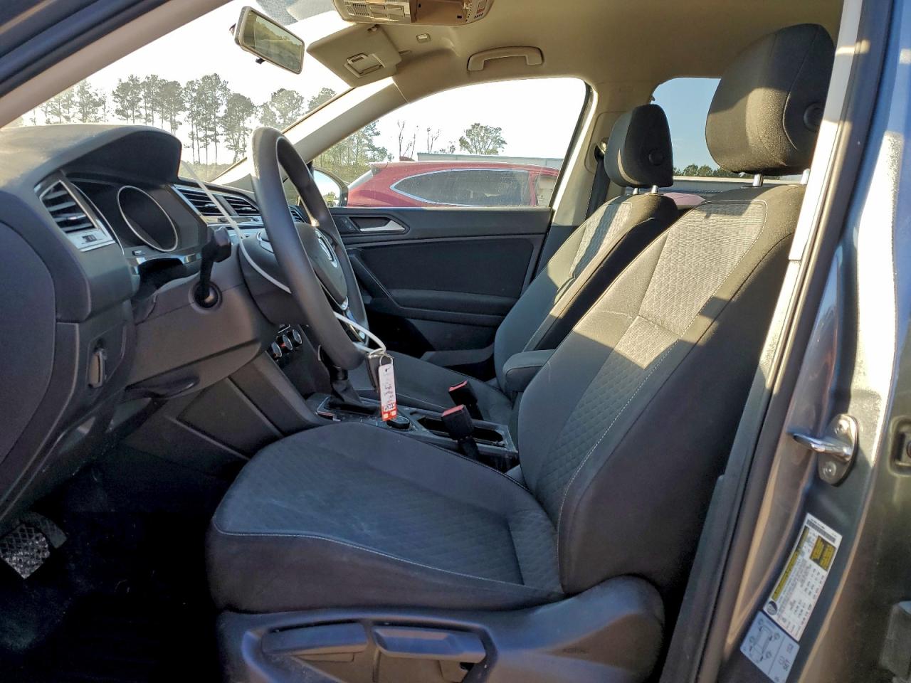 2021 VOLKSWAGEN TIGUAN S photo 7