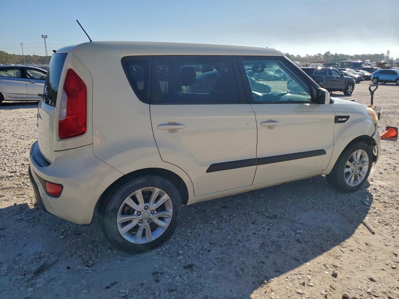 2013 KIA SOUL photo 3
