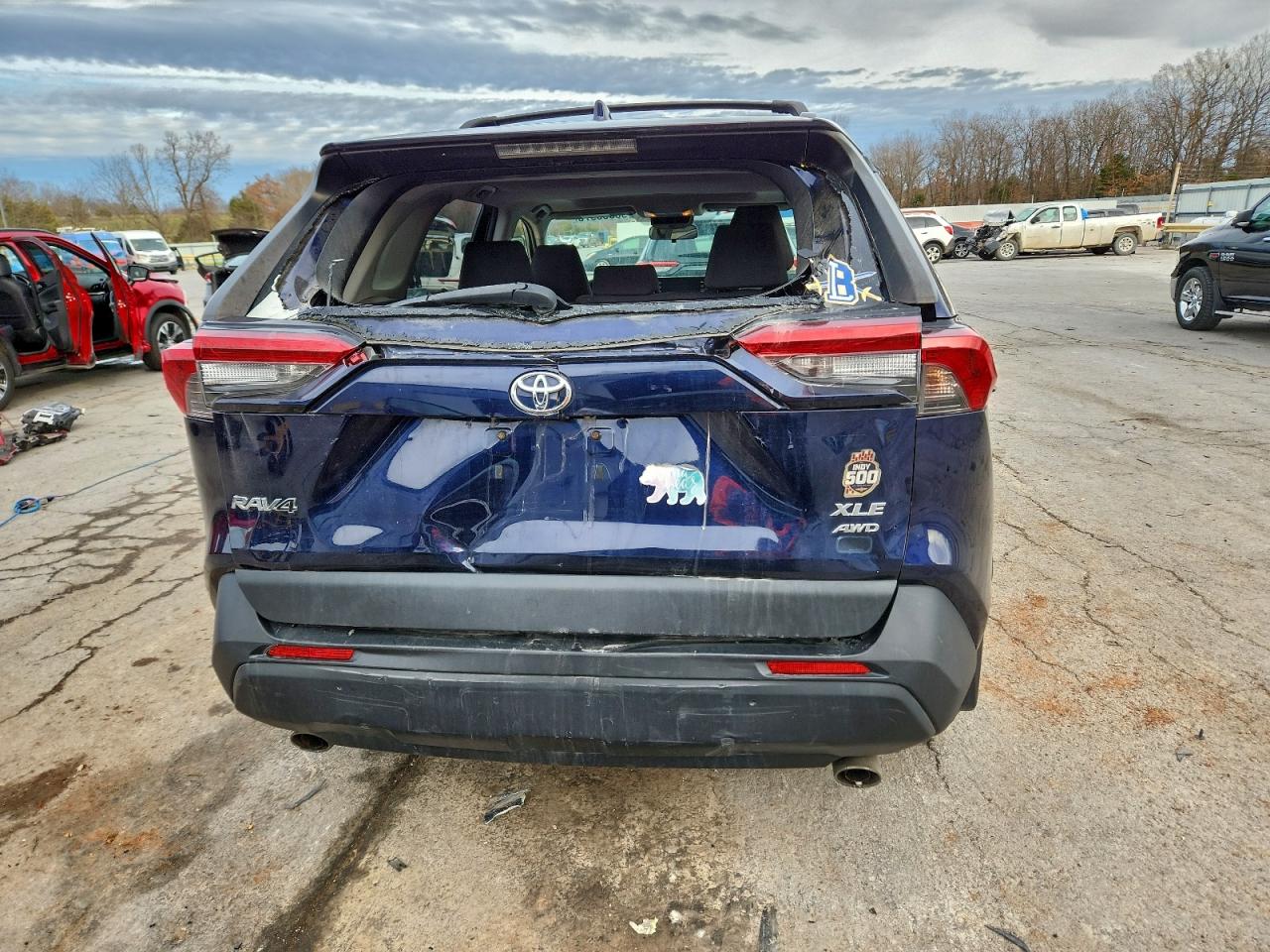 2019 TOYOTA RAV4 XLE photo 6