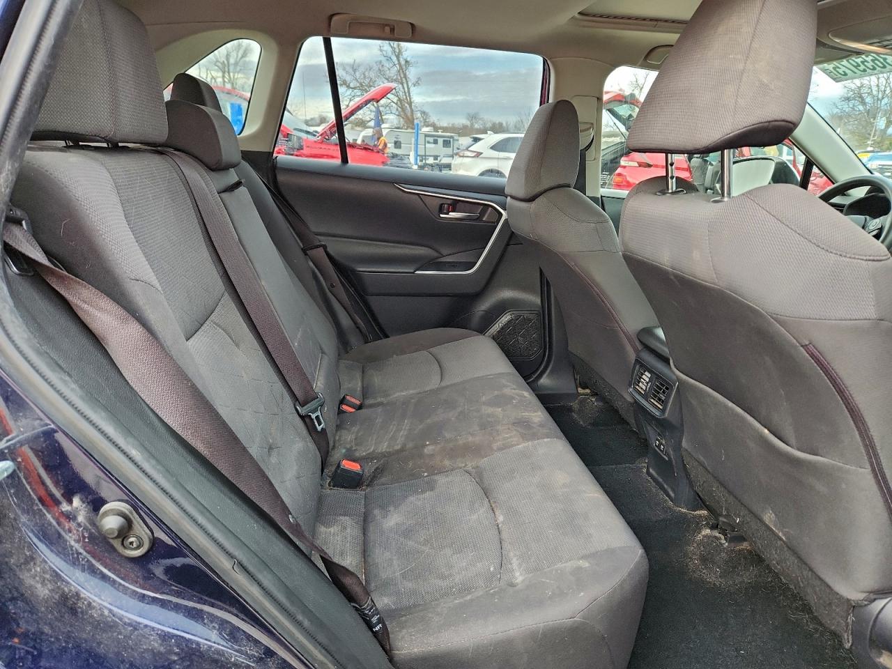 2019 TOYOTA RAV4 XLE photo 11