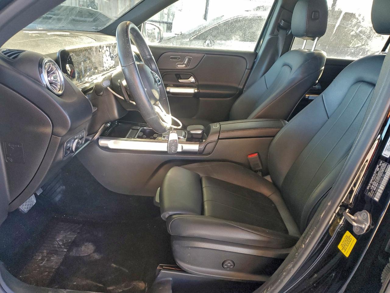 2020 MERCEDES-BENZ GLB 250 photo 25