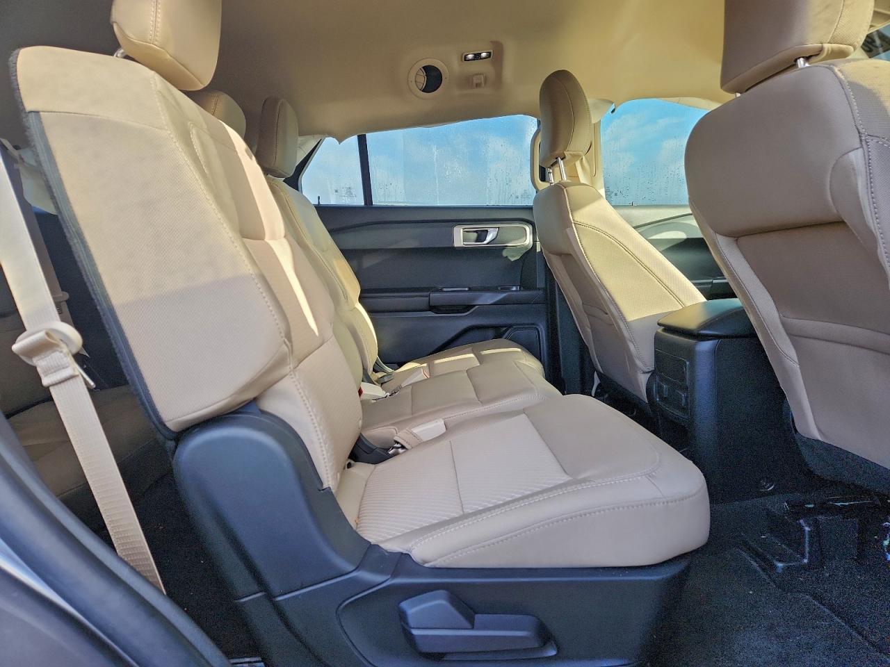 2024 FORD EXPLORER photo 21