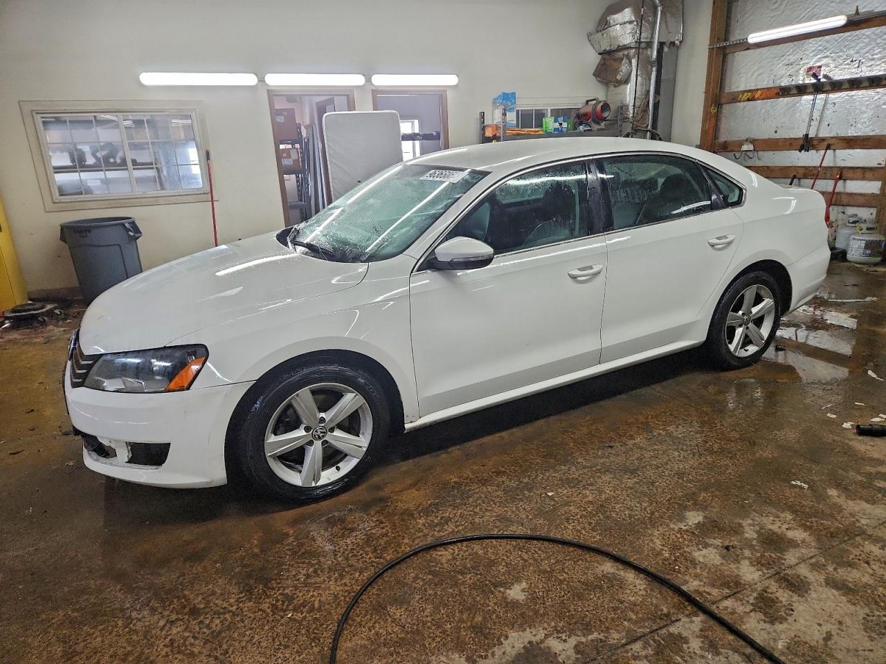 2012 VOLKSWAGEN PASSAT