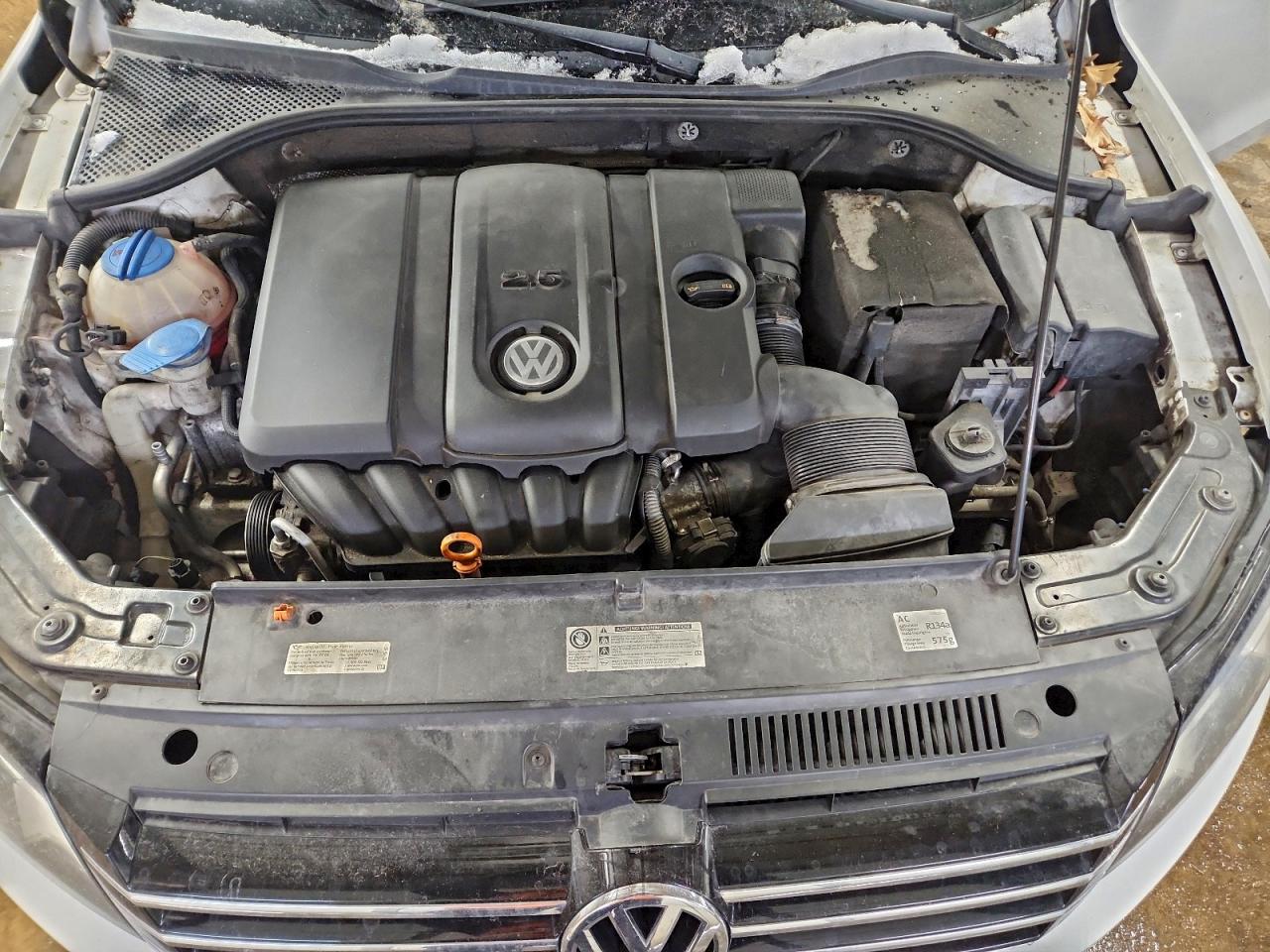 2012 VOLKSWAGEN PASSAT SE photo 31