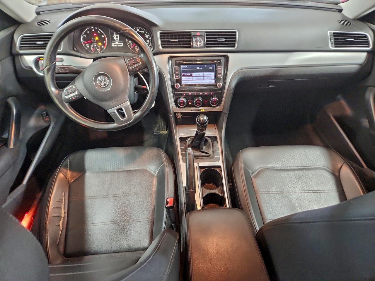 2012 VOLKSWAGEN PASSAT SE photo 22