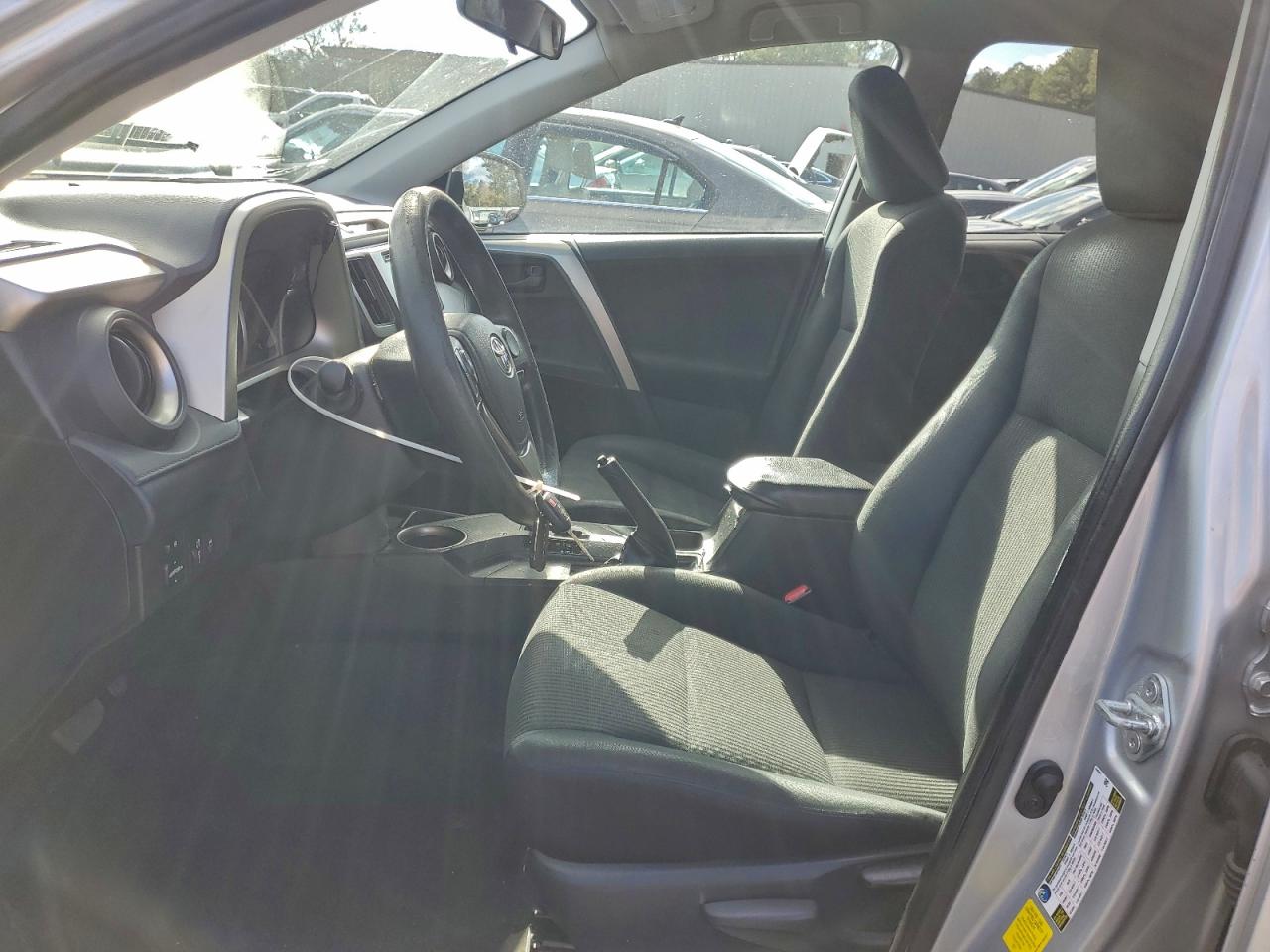 2014 TOYOTA RAV4 LE photo 13