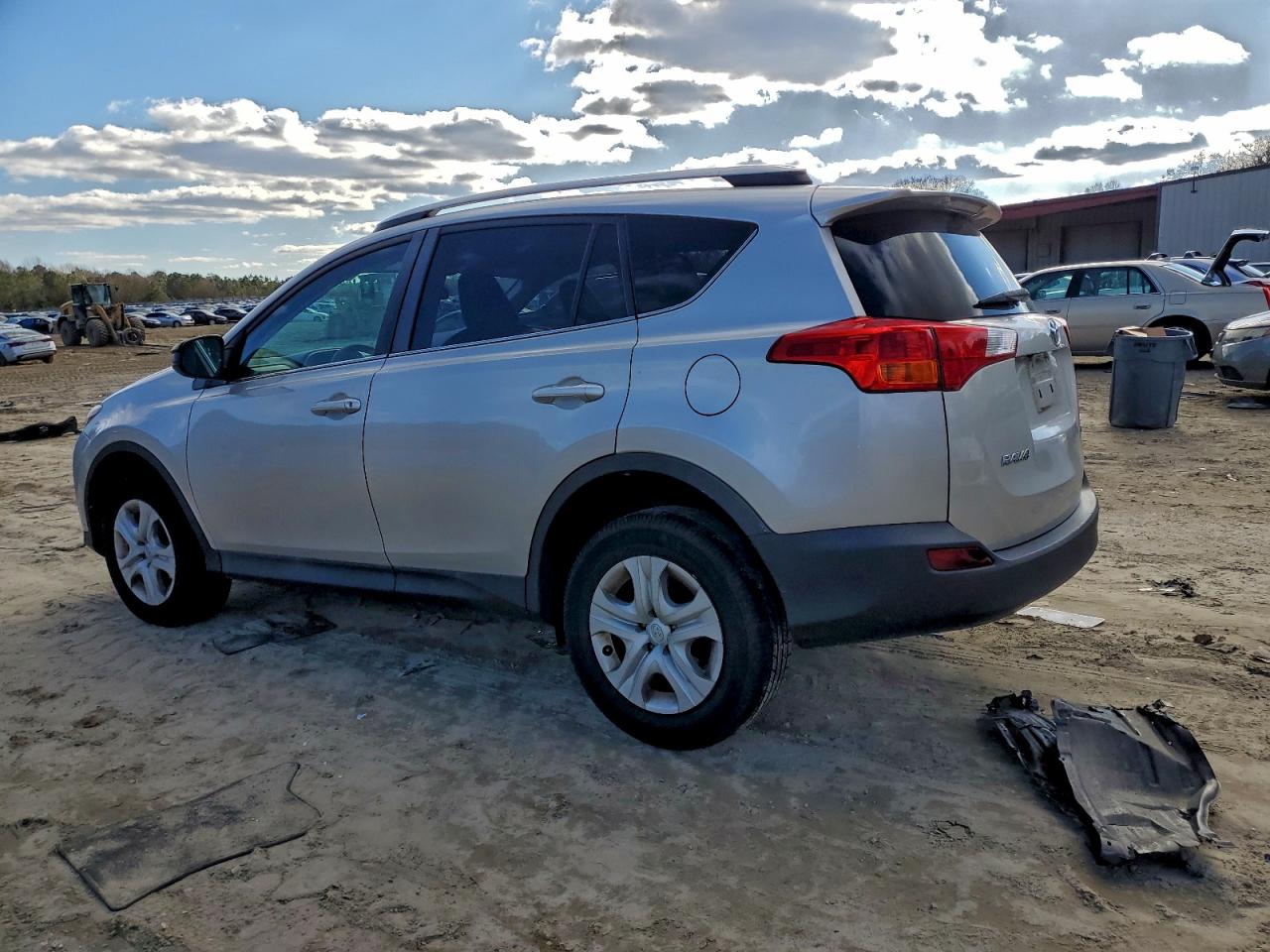 2014 TOYOTA RAV4 LE photo 3