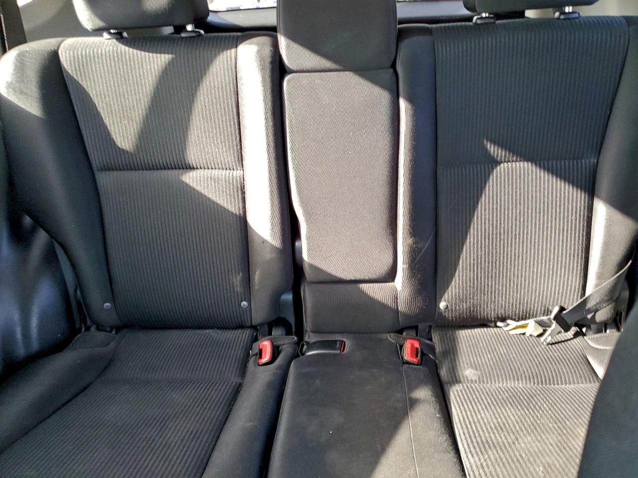 2014 TOYOTA RAV4 LE photo 19