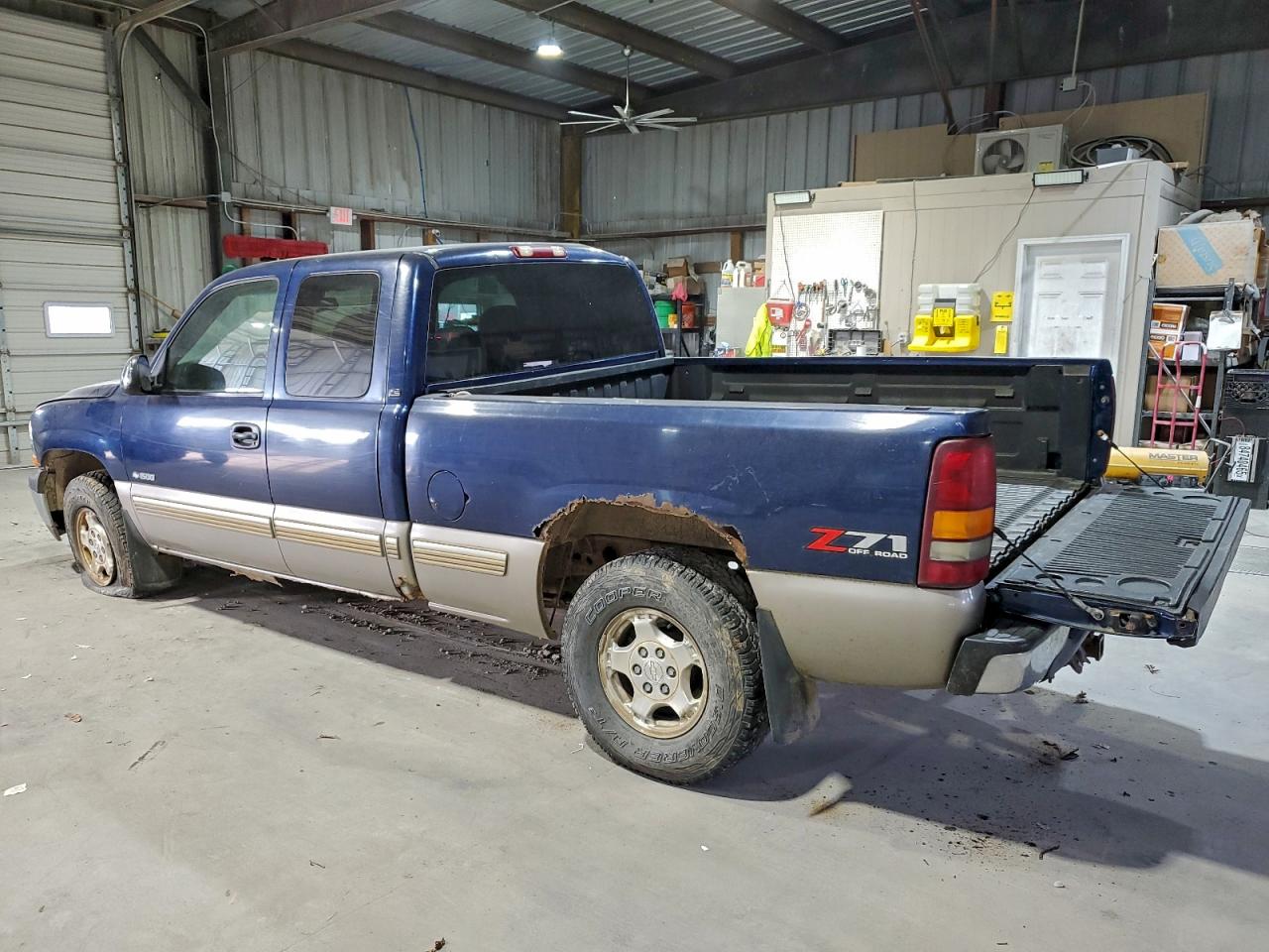 2002 CHEVROLET SILVERADO K1500 photo 3