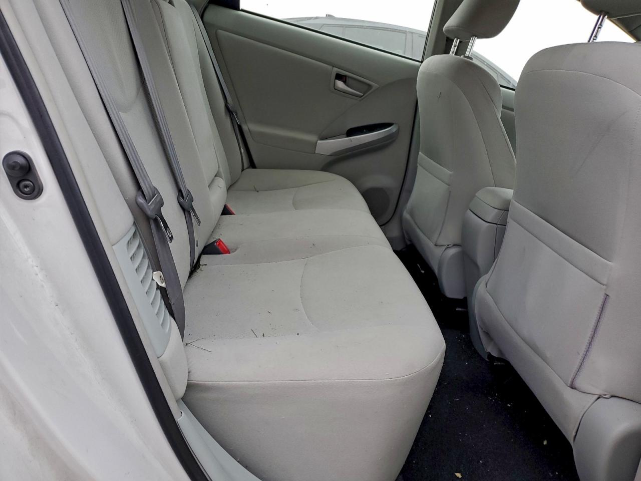 2013 TOYOTA PRIUS TWO photo 10