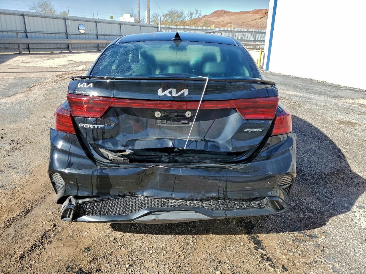 2024 KIA FORTE GT LINE photo 6