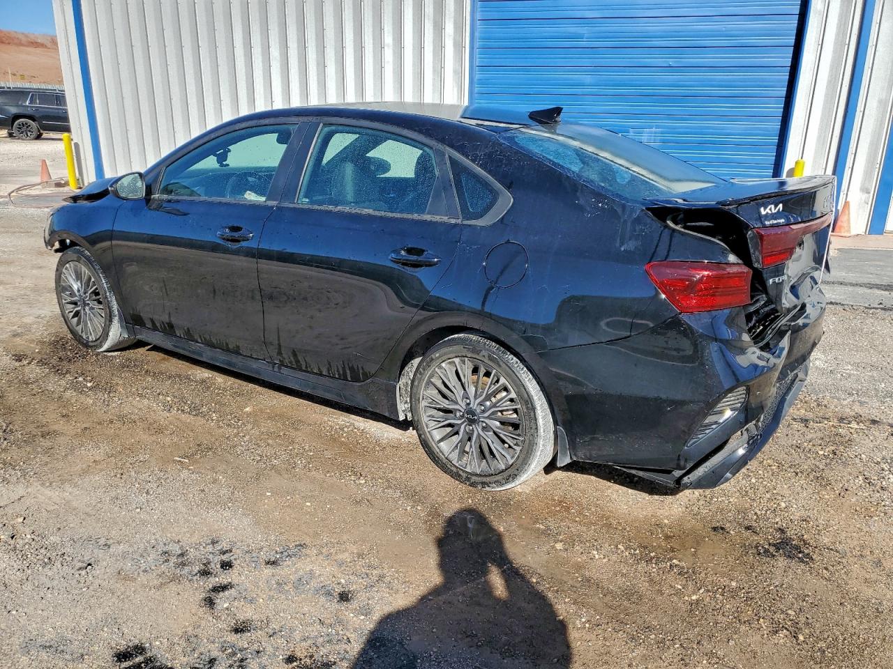 2024 KIA FORTE GT LINE photo 2