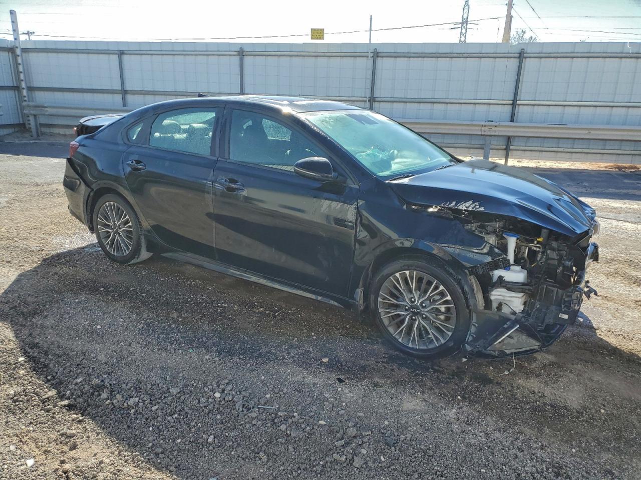 2024 KIA FORTE GT LINE photo 4