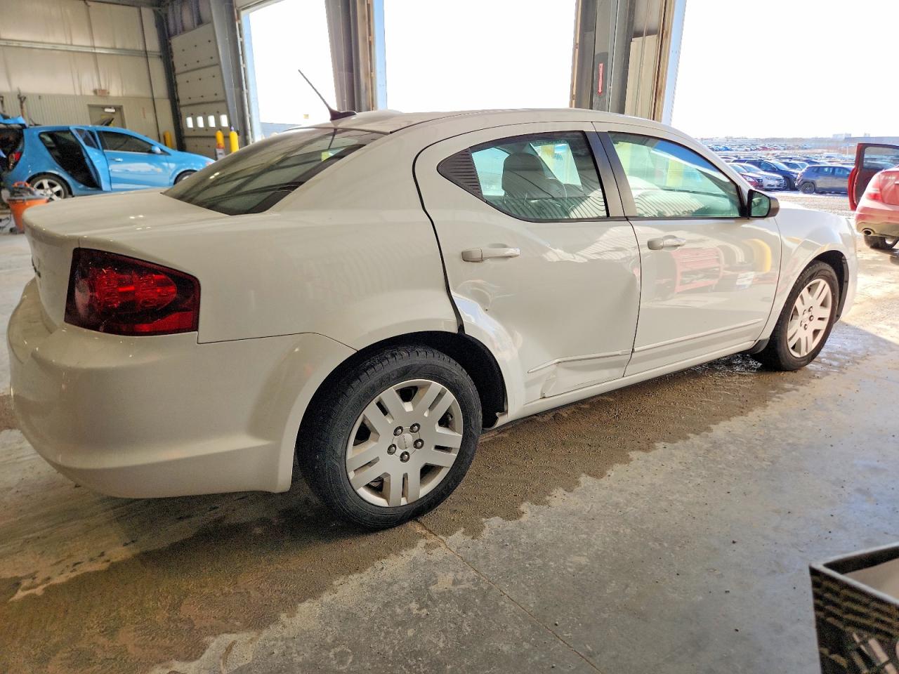 2013 DODGE AVENGER SE photo 3