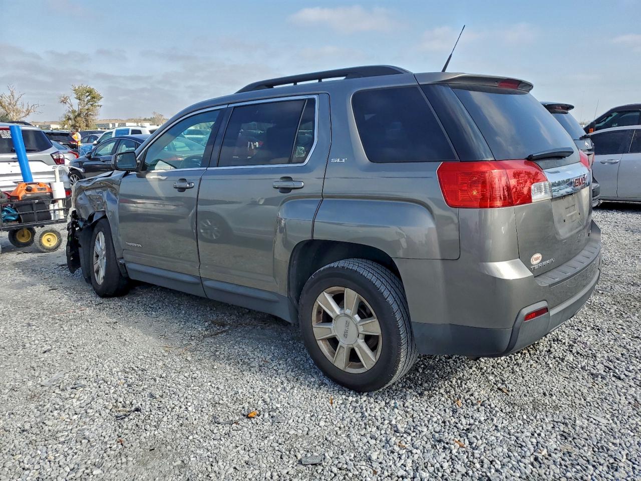 2012 GMC TERRAIN SLT photo 4
