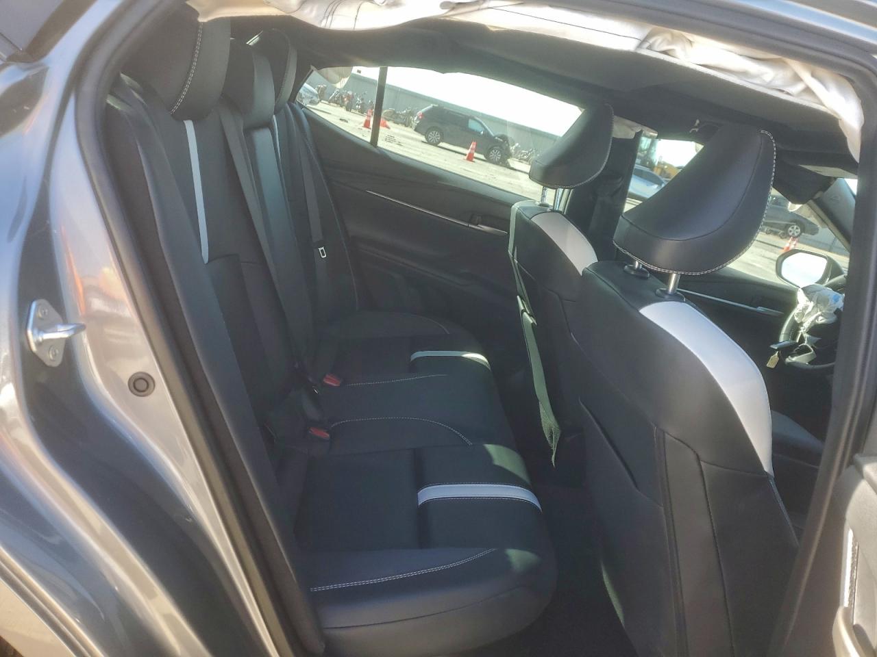 2025 TOYOTA CAMRY XSE photo 10