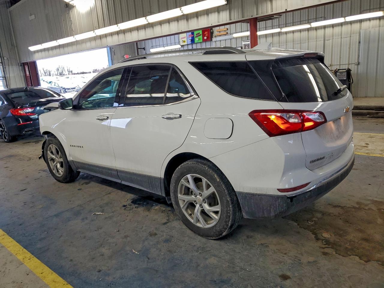 2019 CHEVROLET EQUINOX PREMIER photo 2
