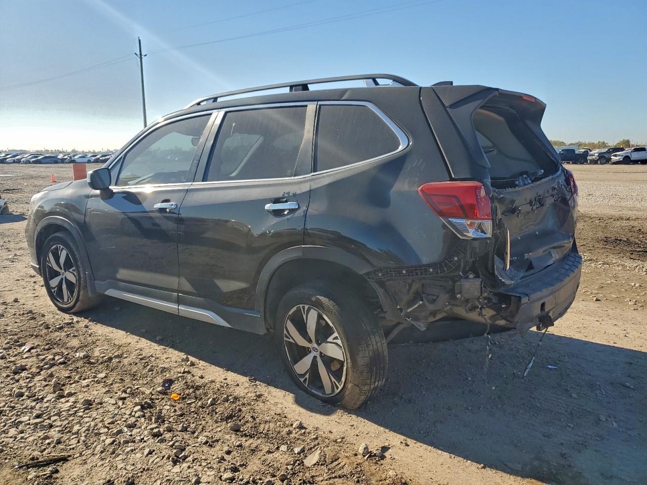 2019 SUBARU FORESTER TOURING photo 3