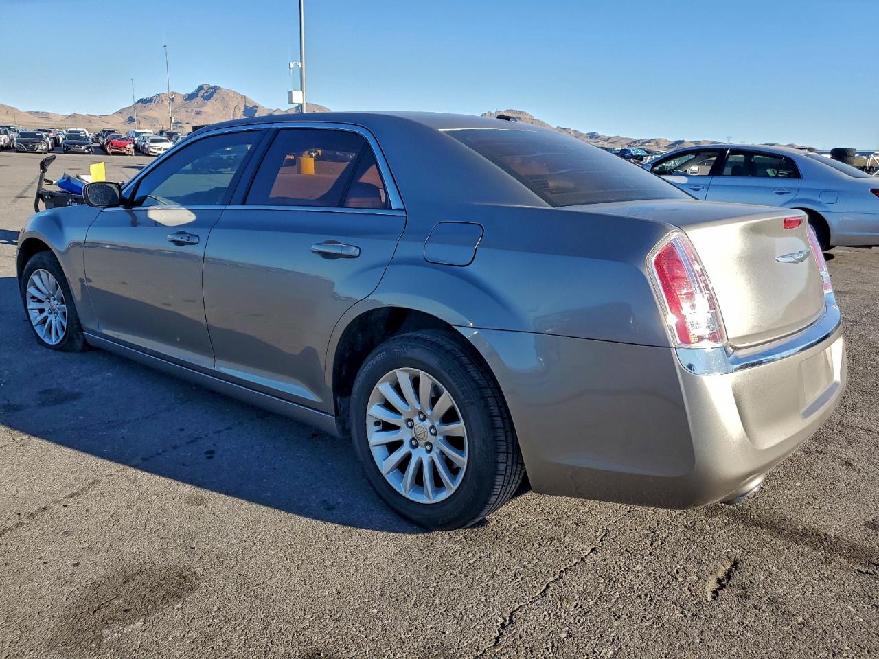 2014 CHRYSLER 300 photo 3