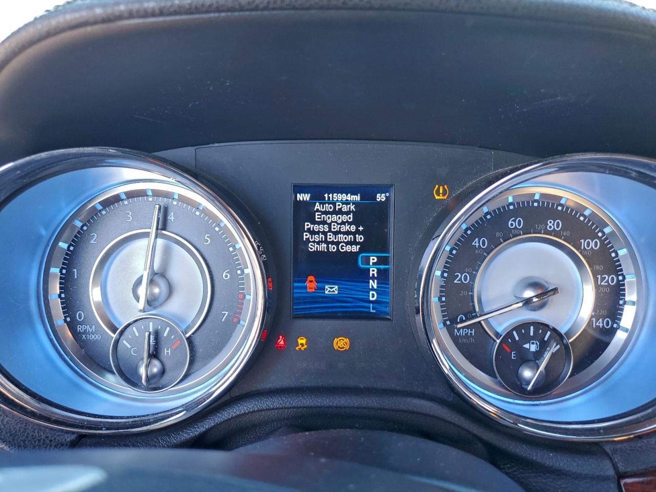 2014 CHRYSLER 300 photo 17