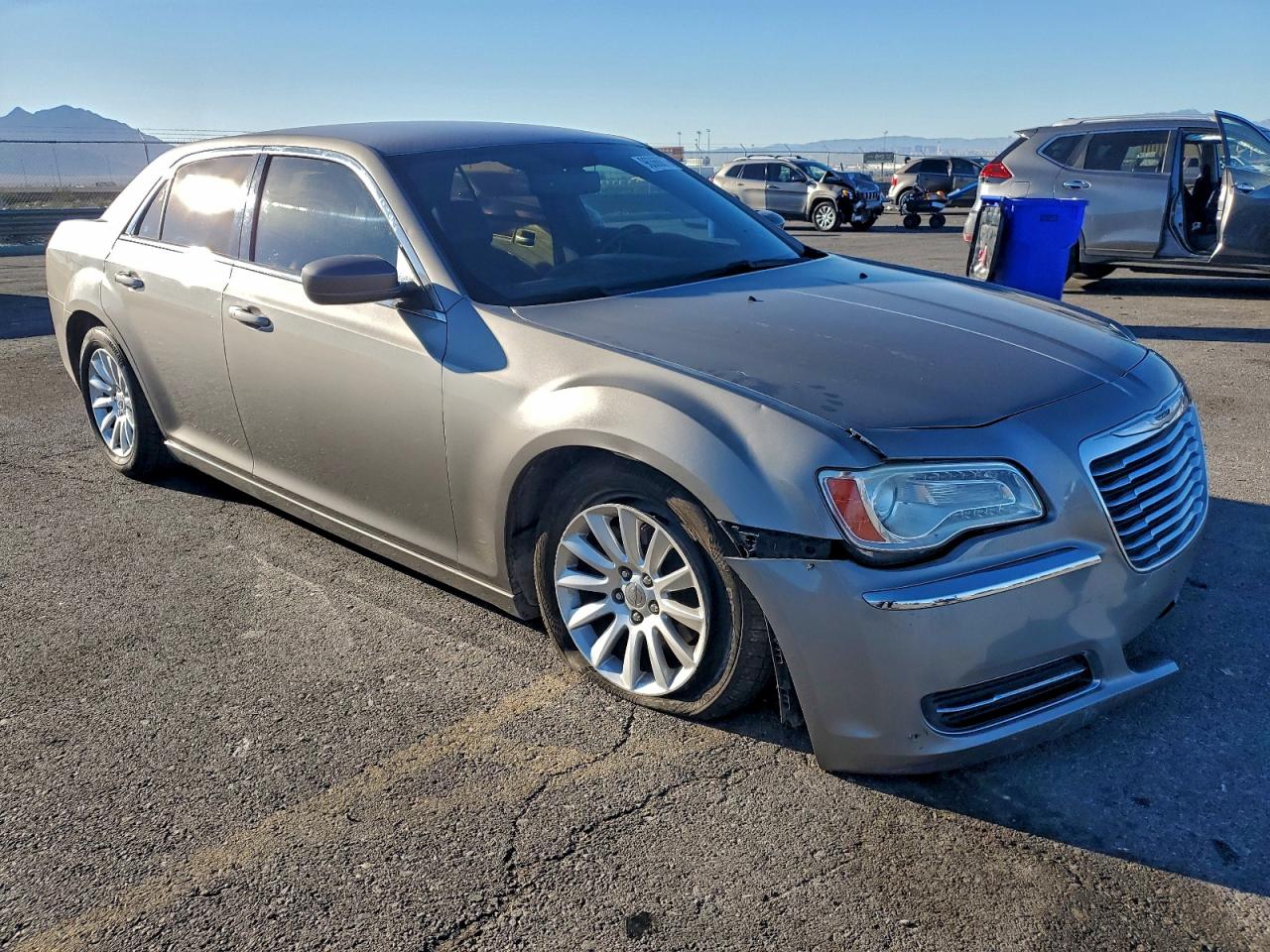 2014 CHRYSLER 300 photo 7