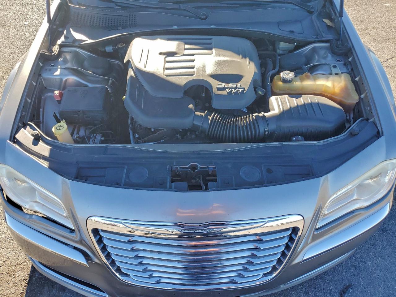 2014 CHRYSLER 300 photo 21