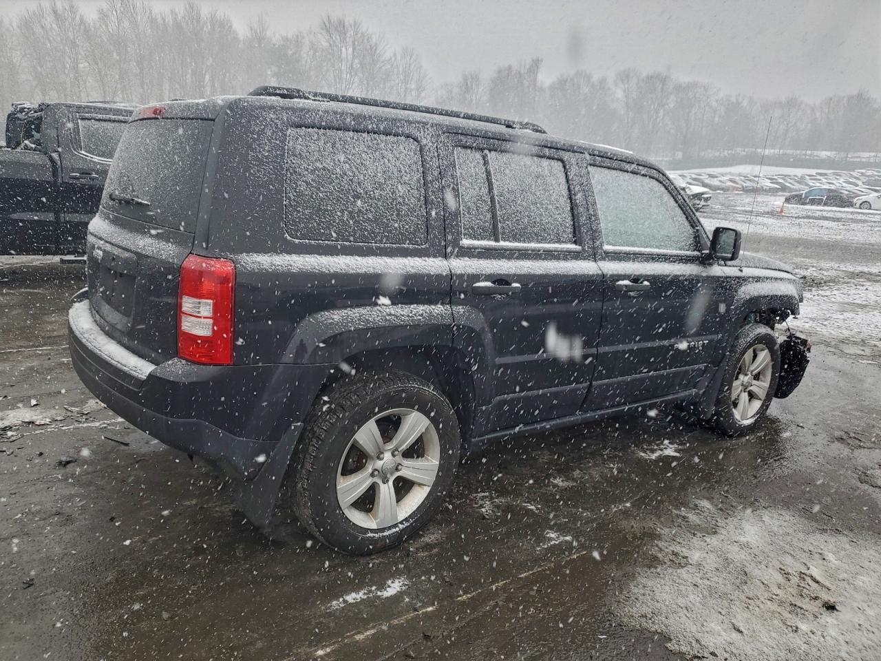 2014 JEEP PATRIOT SPORT photo 3