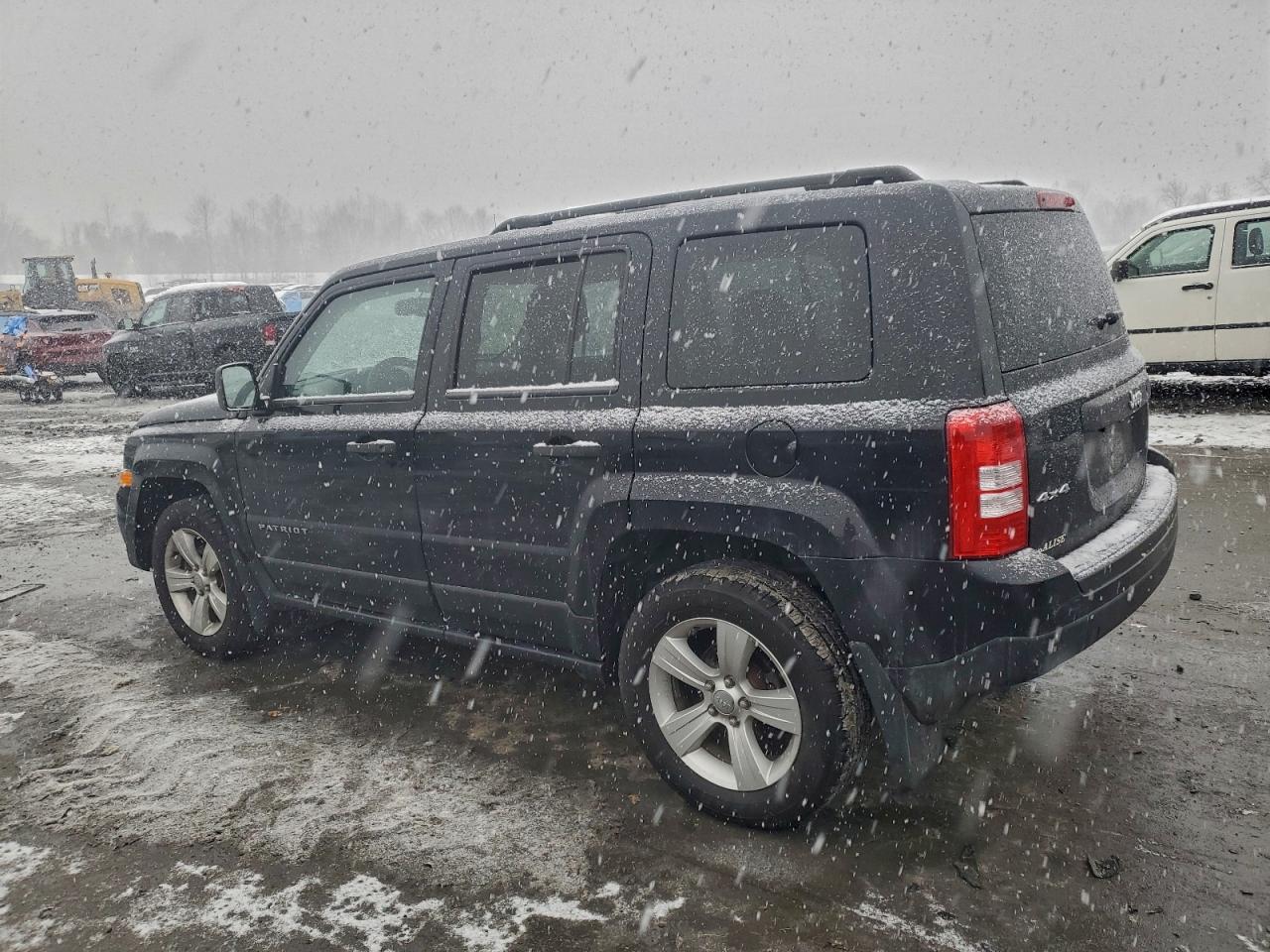 2014 JEEP PATRIOT SPORT photo 2