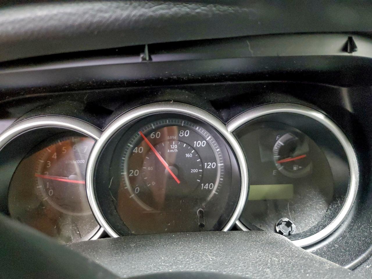 2012 NISSAN VERSA S photo 9
