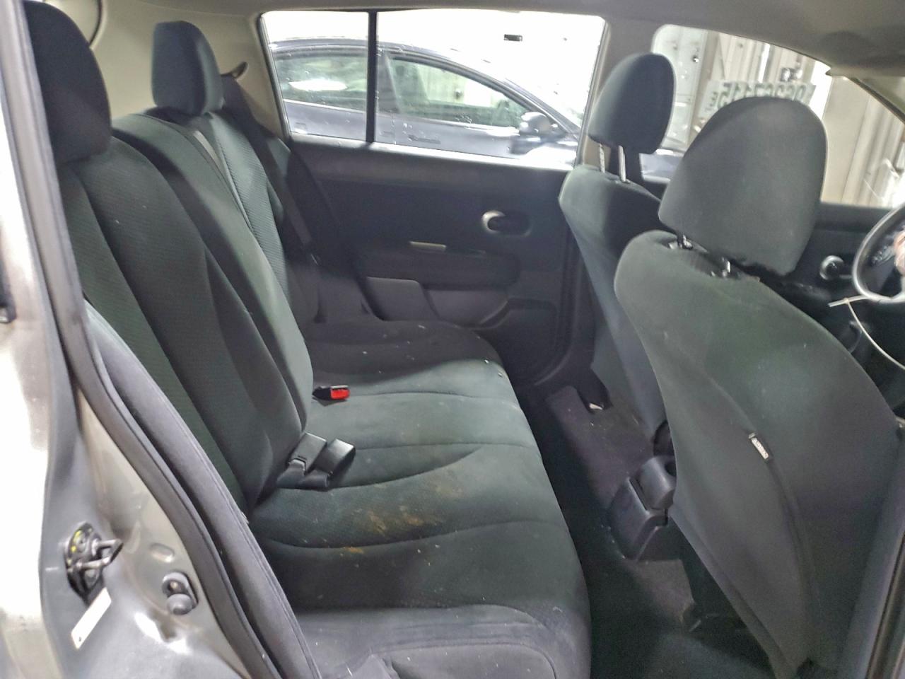 2012 NISSAN VERSA S photo 10