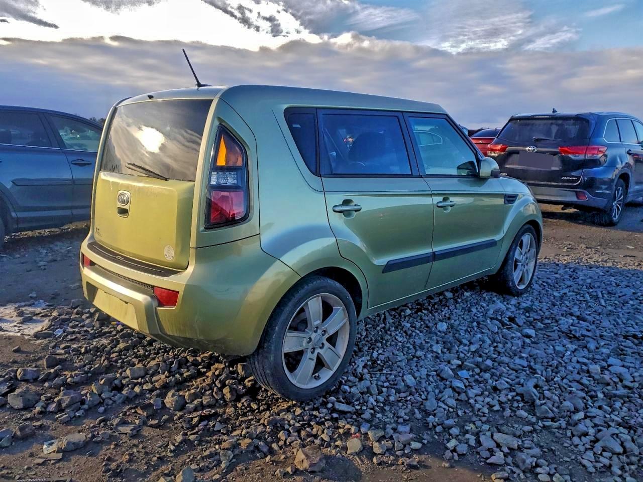 2011 KIA SOUL + photo 3