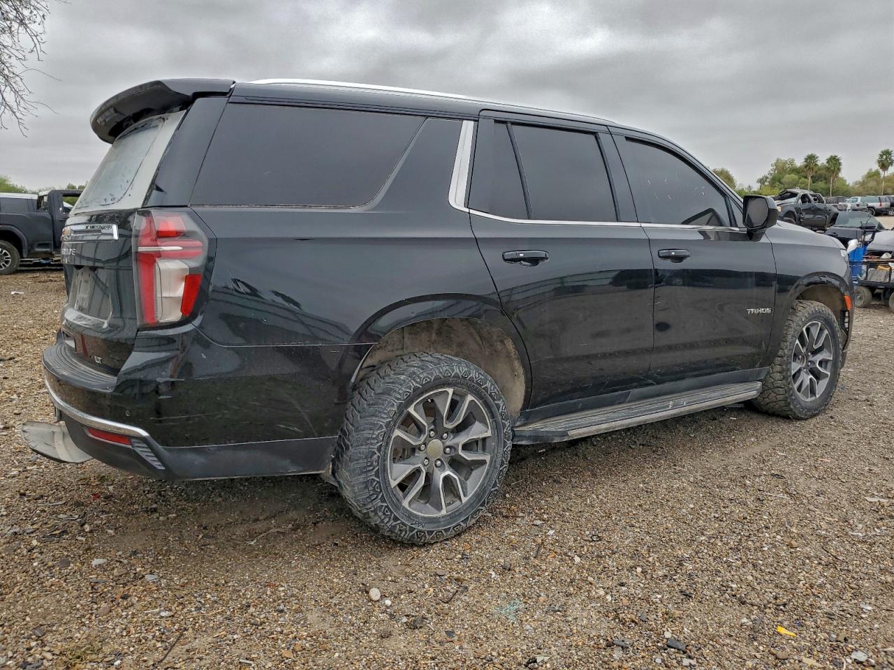 2021 CHEVROLET TAHOE C1500 LT photo 3