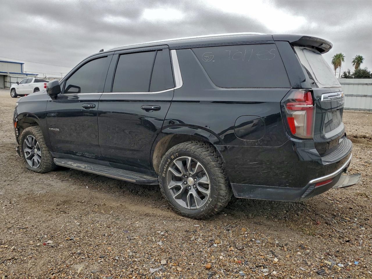 2021 CHEVROLET TAHOE C1500 LT photo 2