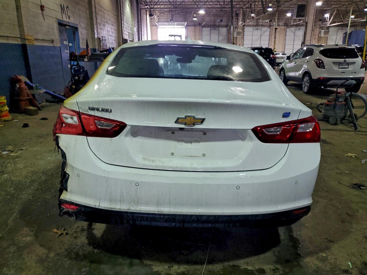 2017 CHEVROLET MALIBU HYBRID photo 6