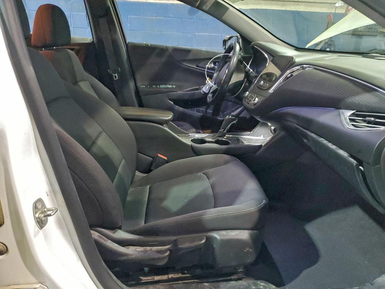 2017 CHEVROLET MALIBU HYBRID photo 7