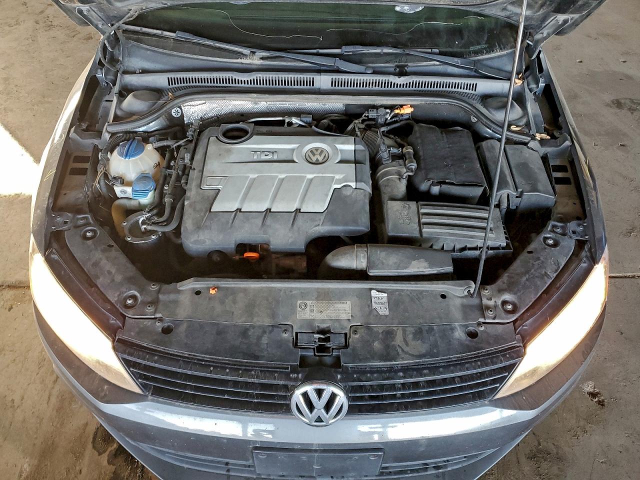 2011 VOLKSWAGEN JETTA TDI photo 11