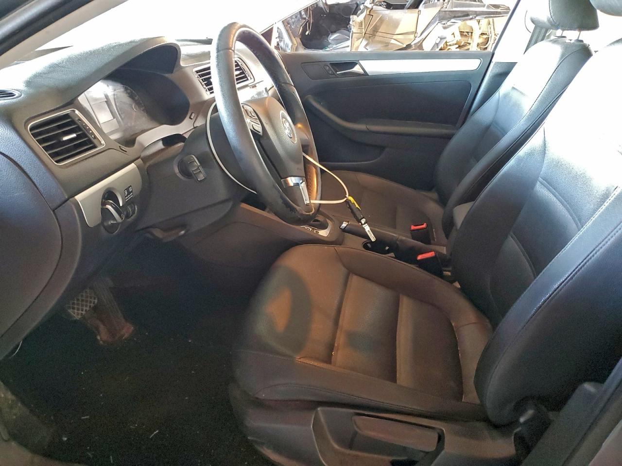 2011 VOLKSWAGEN JETTA TDI photo 7
