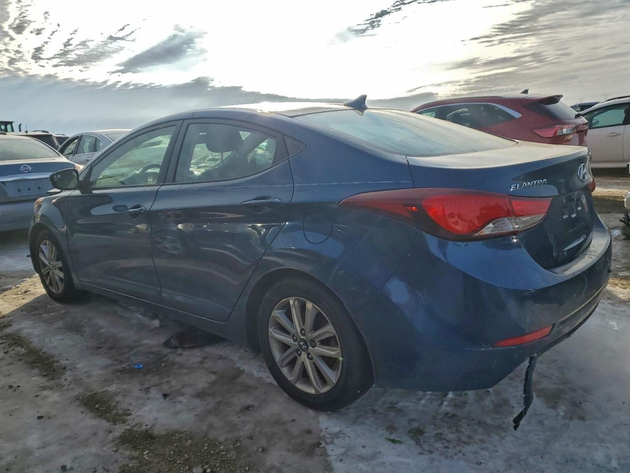 2015 HYUNDAI ELANTRA SE photo 2