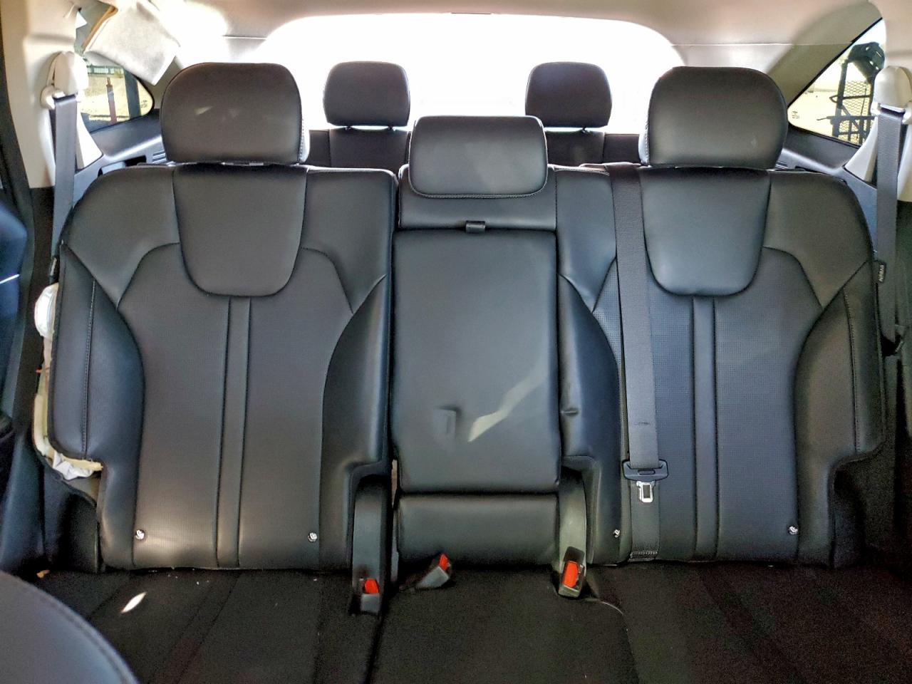 2024 KIA SORENTO S photo 19