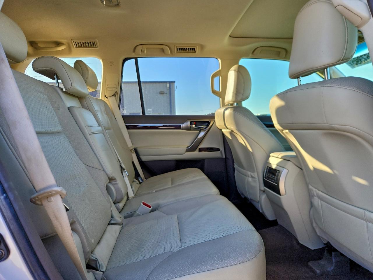 2014 LEXUS GX 460 photo 31