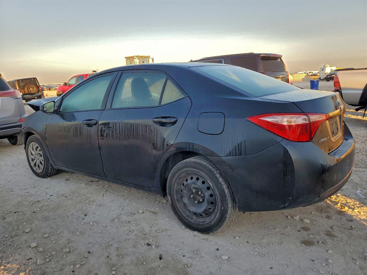 2017 TOYOTA COROLLA L photo 4